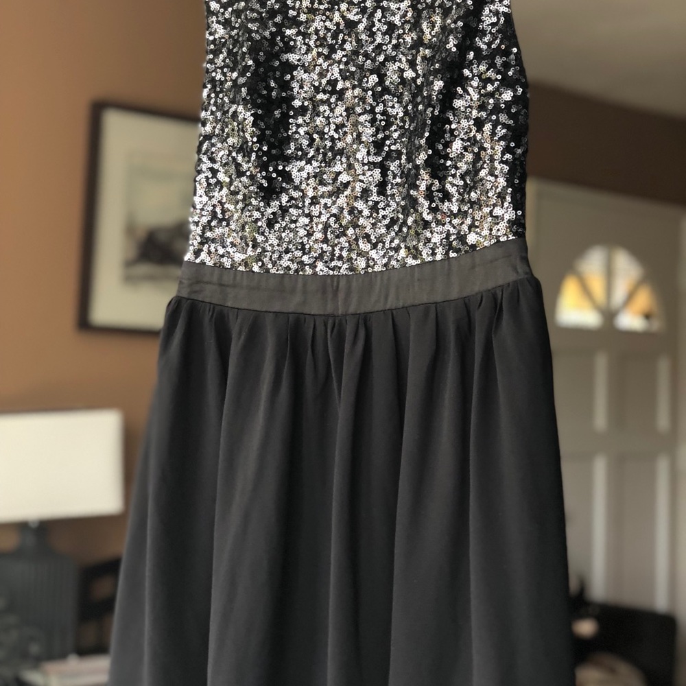 BLACK DRESS - Picture 2 of 4